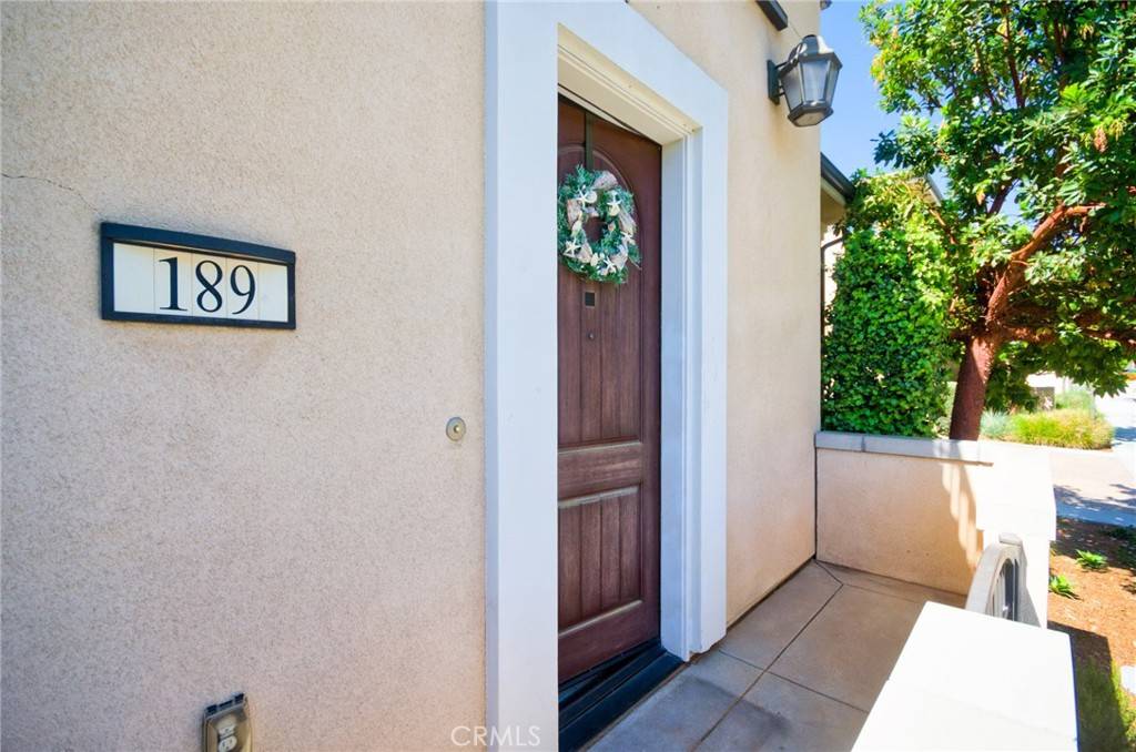 Irvine, CA 92618,189 Follyhatch