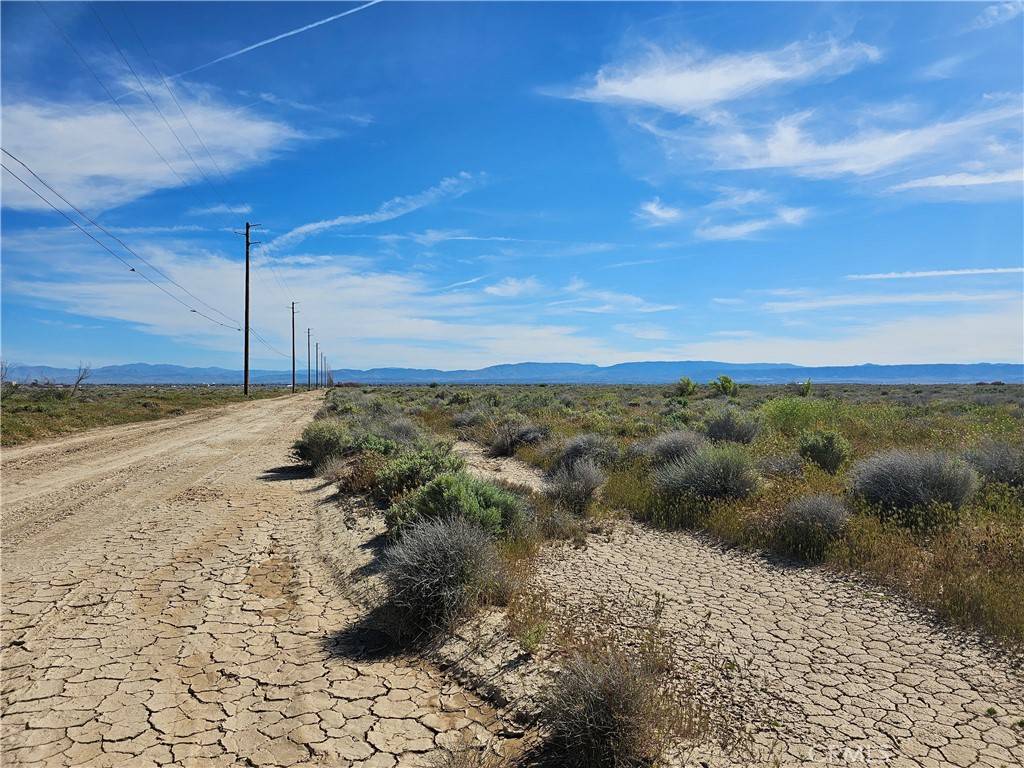 Lancaster, CA 93535,0 W 10 ST WEST