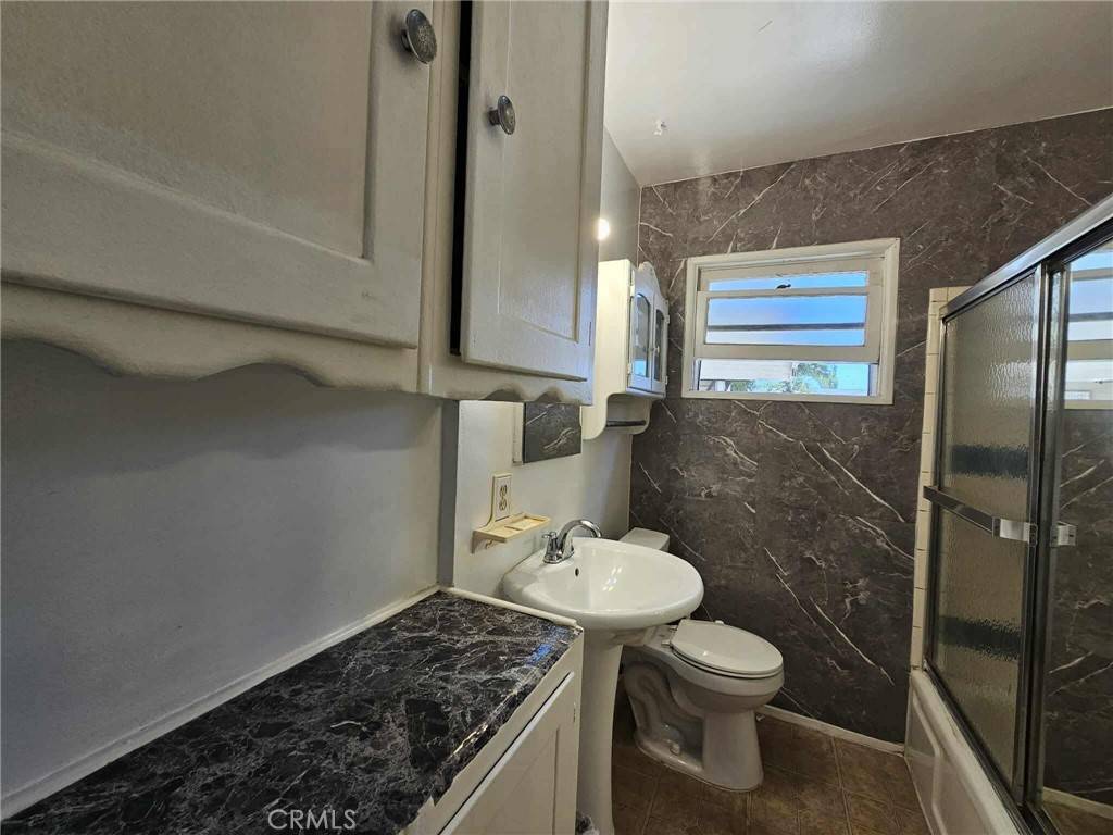Santa Ana, CA 92703,1002 Sheffield ST