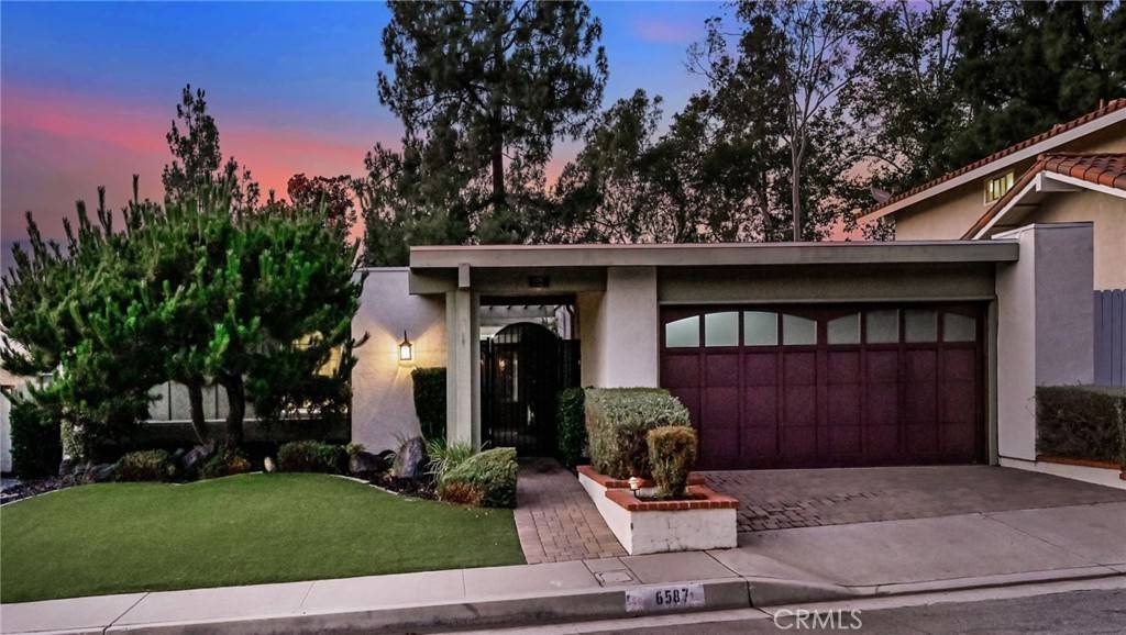 Anaheim Hills, CA 92807,6587 E VIA ARBOLES