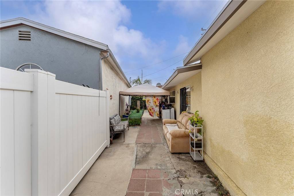 Bell Gardens, CA 90201,6408 Perry RD