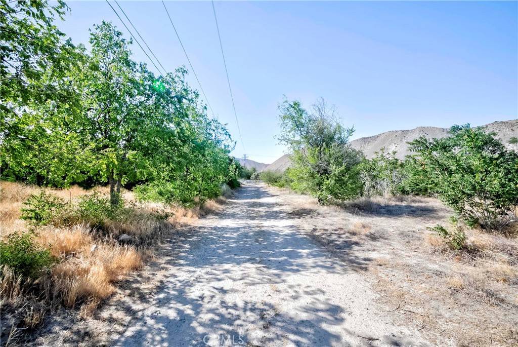 Phelan, CA 92371,5597 Hess RD