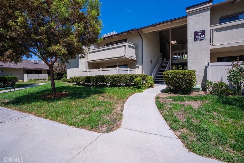La Mirada, CA 90638,13624 La Jolla CIR #F