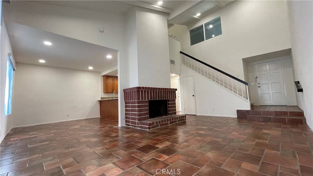 Fullerton, CA 92833,809 Creekside DR #35