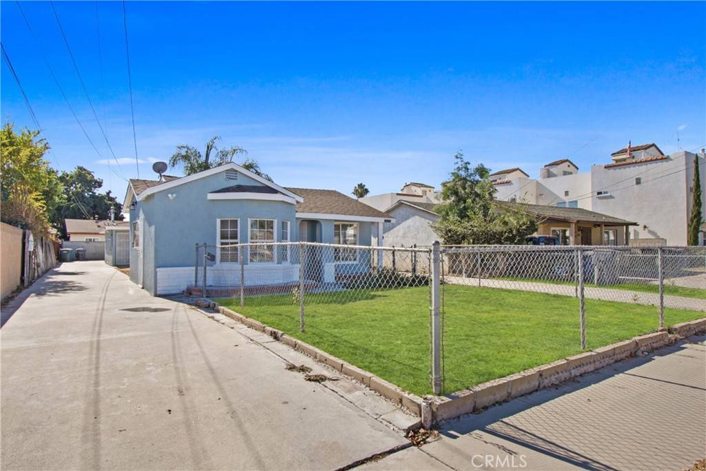 Lakewood, CA 90715,11648 208th ST