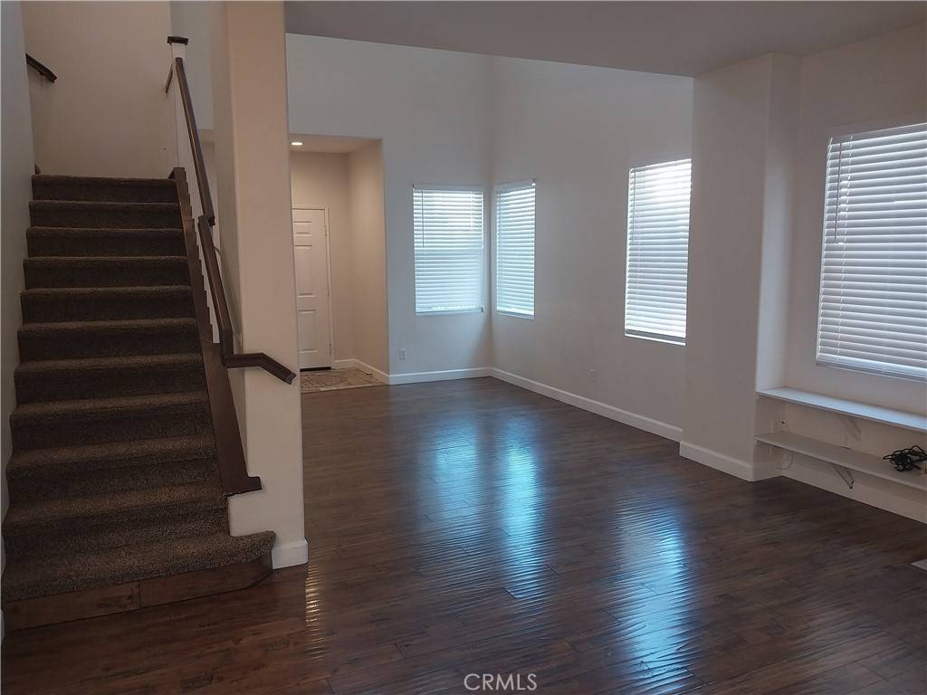 Corona, CA 92879,935 Redtail DR