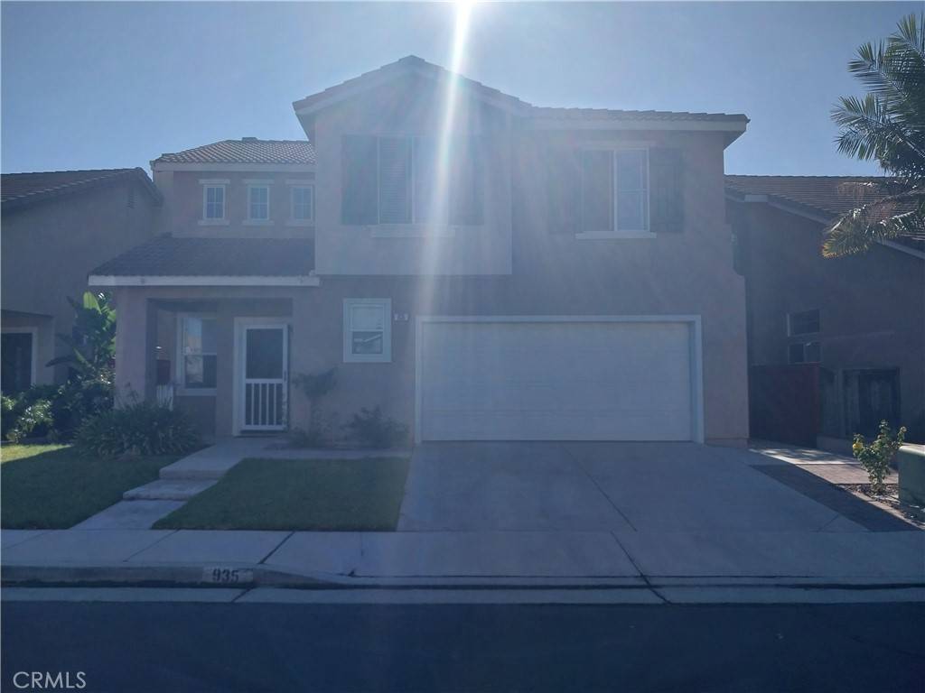 Corona, CA 92879,935 Redtail DR
