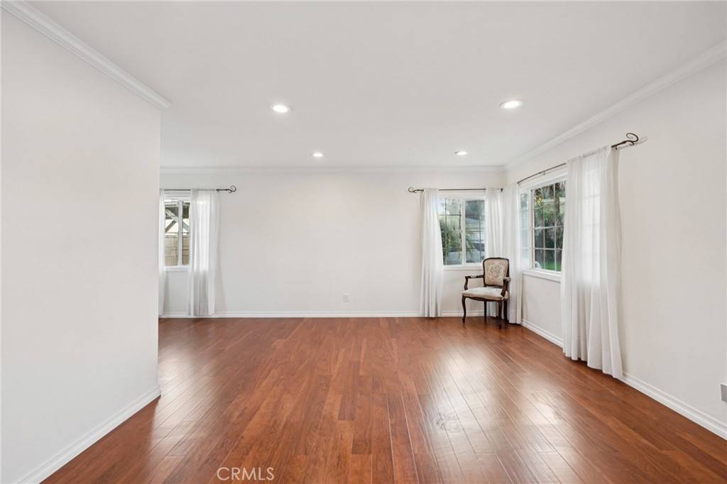 Compton, CA 90220,732 E Charron PL