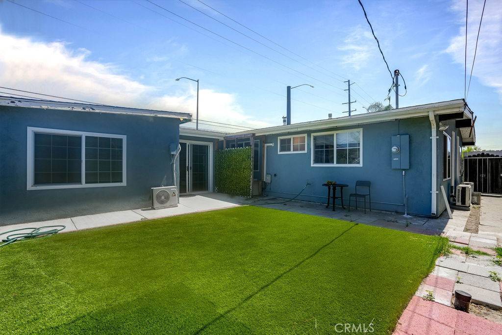 Stanton, CA 90680,7961 Orangewood AVE