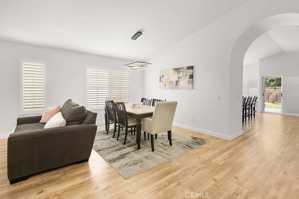 Thousand Oaks, CA 91320,1615 Fox Springs CIR