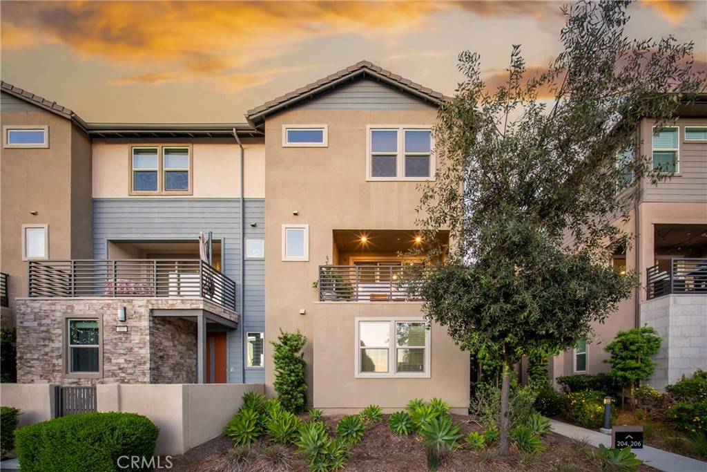 Irvine, CA 92618,204 Keeper
