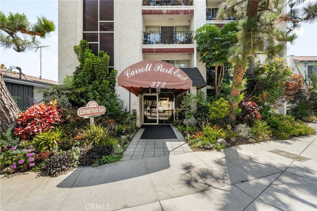 Long Beach, CA 90814,372 Carroll Park E #305