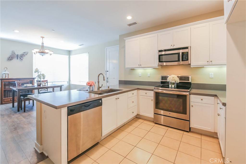 Buena Park, CA 90621,7043 Oregon ST