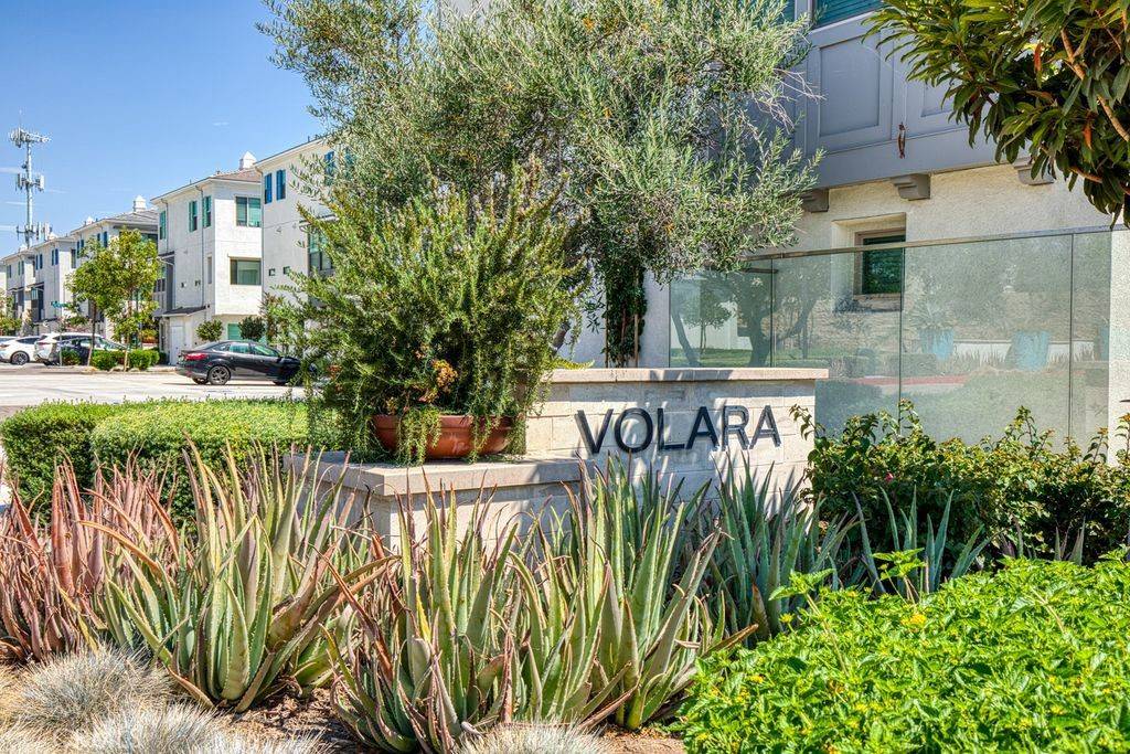 La Habra, CA 90631,119 E Knox DR