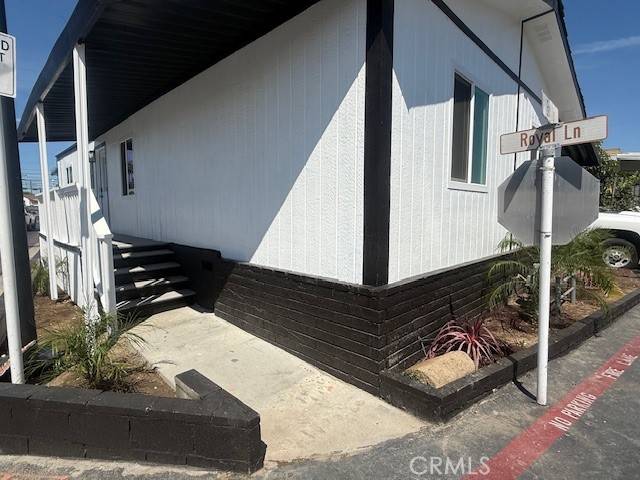 Santa Ana, CA 92704,215 S Sullivan LN #220