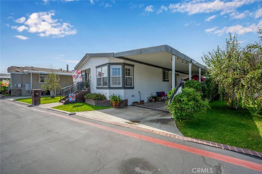 Huntington Beach, CA 92649,16222 Monterey LN #303