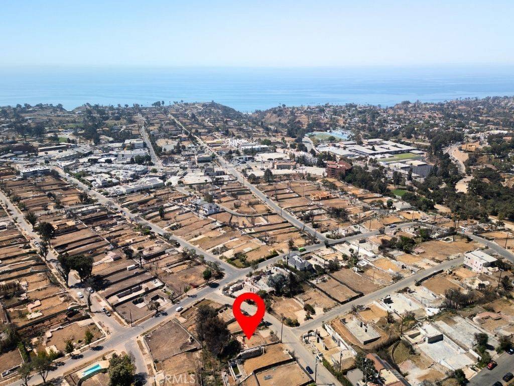 Pacific Palisades, CA 90272,1218 Monument St