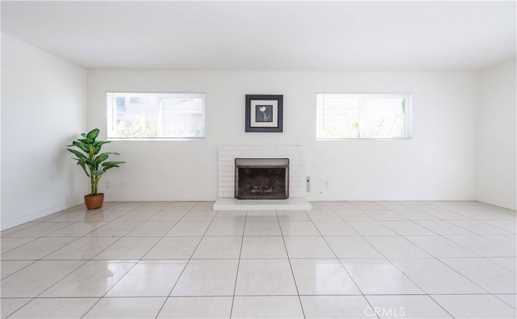 Huntington Beach, CA 92649,16052 Waikiki LN