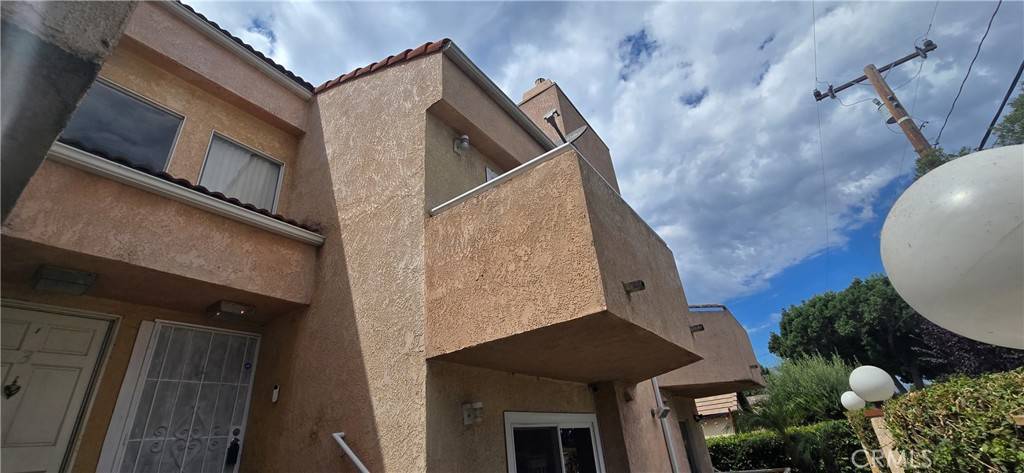 Paramount, CA 90723,15311 Gundry AVE #2