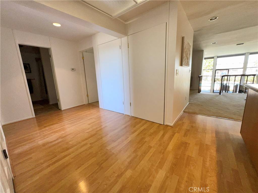 Long Beach, CA 90803,9103 Marina Pacifica DR N