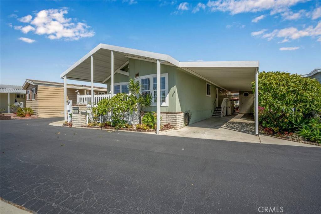 Huntington Beach, CA 92649,16222 Monterey LN #80