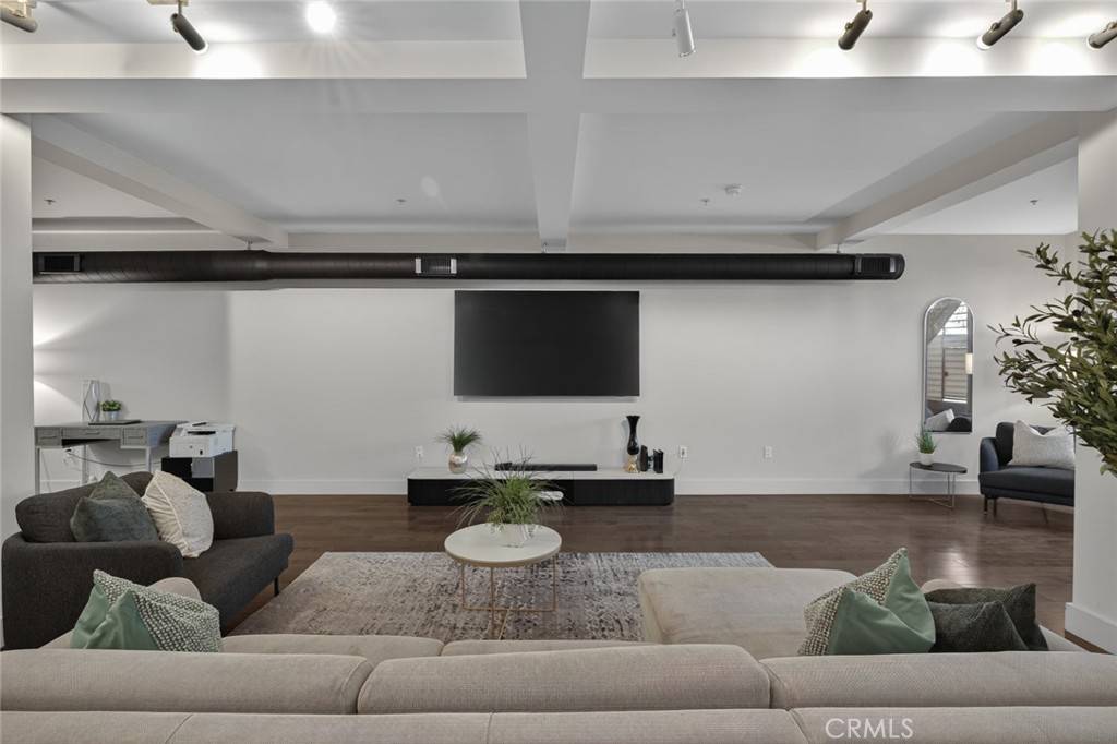 Long Beach, CA 90802,433 Pine AVE #102