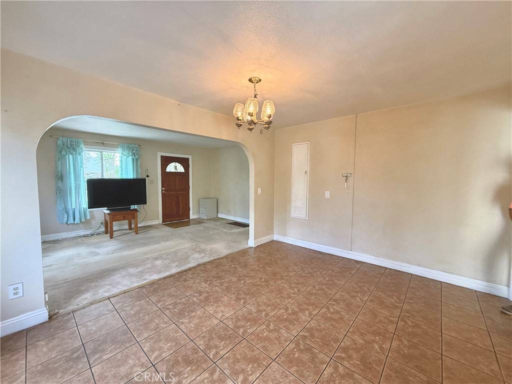 Santa Ana, CA 92707,2124 S Kilson DR