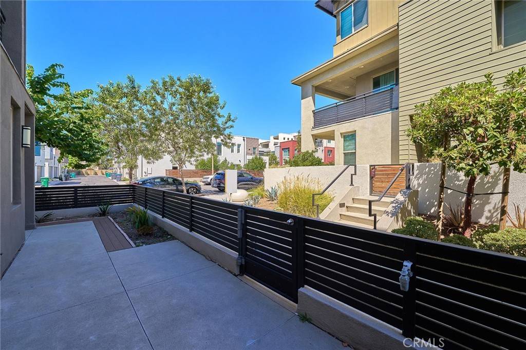 Irvine, CA 92618,126 Novel