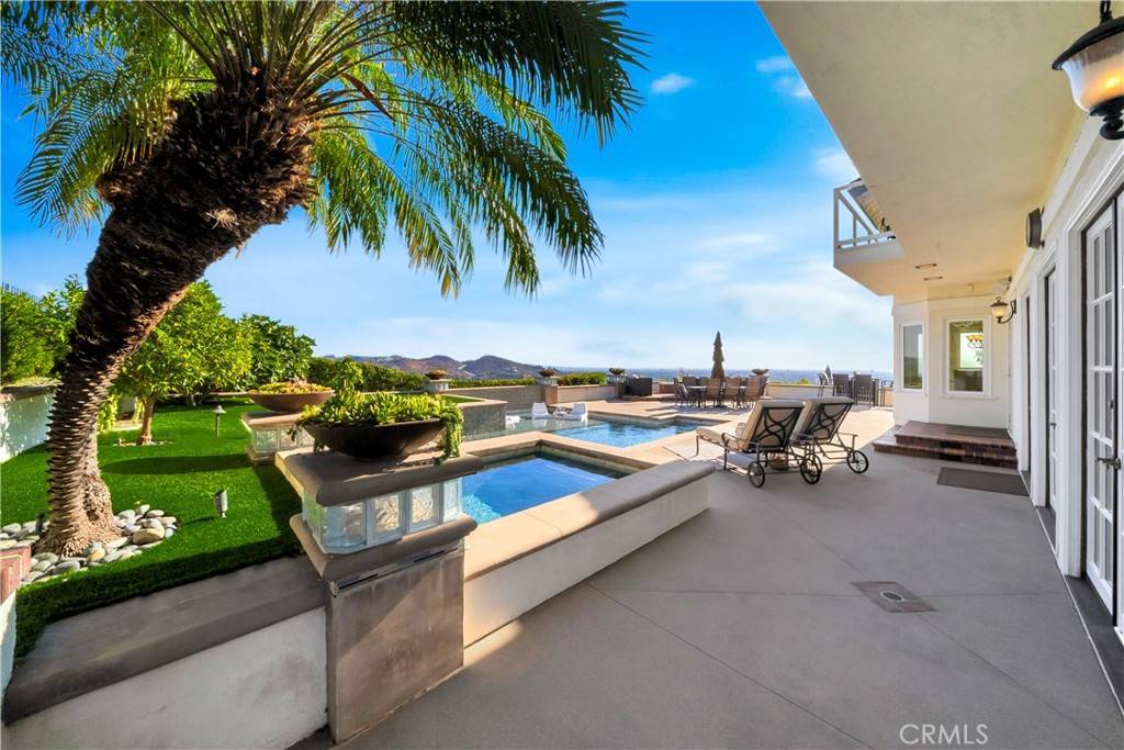 Orange, CA 92867,5648 Crest de Ville