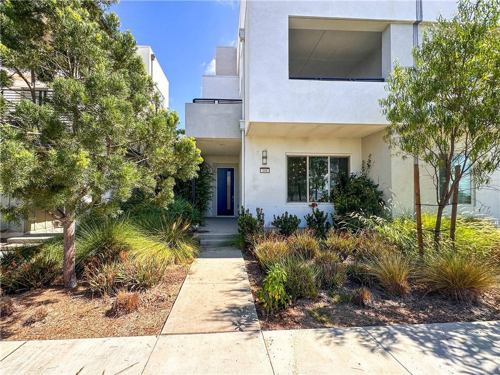 Irvine, CA 92618,168 Spectacle