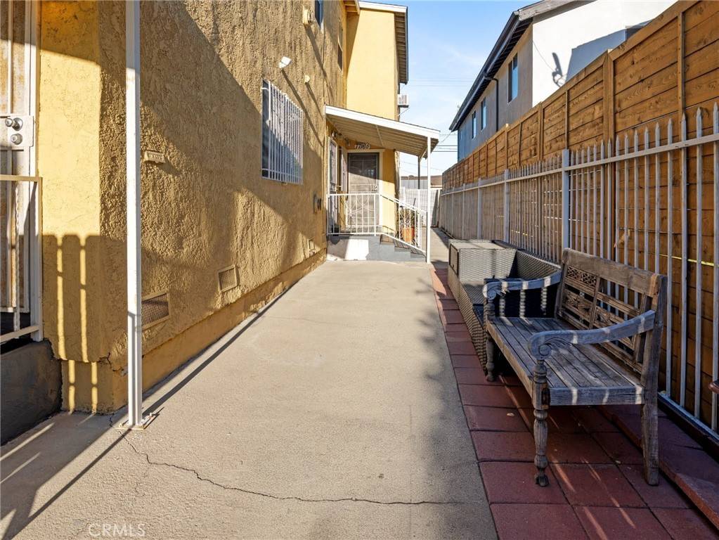 Los Angeles, CA 90003,7714 S Broadway