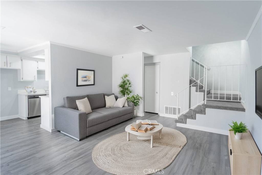 Yorba Linda, CA 92886,6473 Horse Shoe LN #6