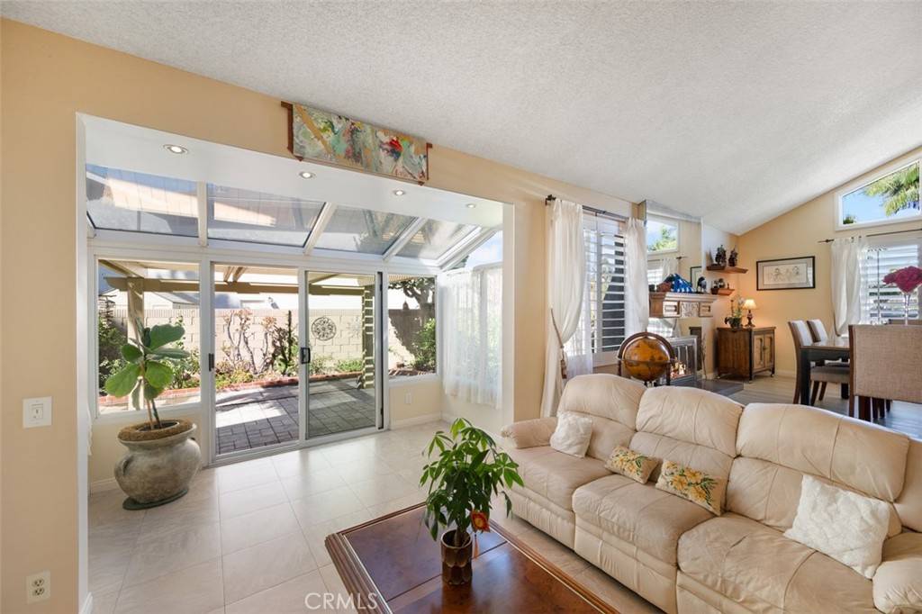Costa Mesa, CA 92626,3485 Venetian DR