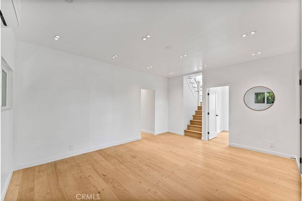 Los Angeles, CA 90018,2623 Exposition PL