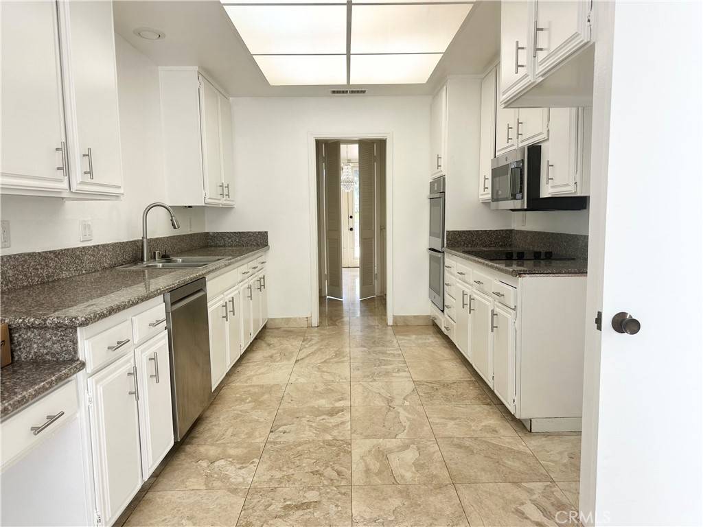 Newport Beach, CA 92660,15 Rue Saint Cloud