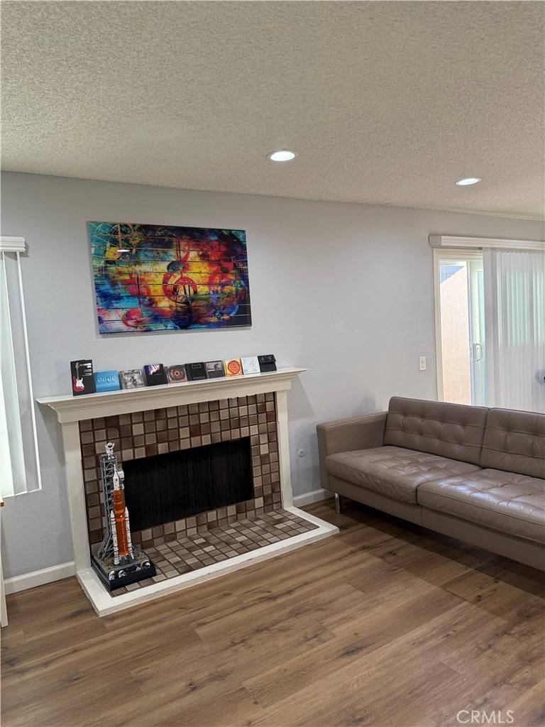 Irvine, CA 92612,99 Oxford