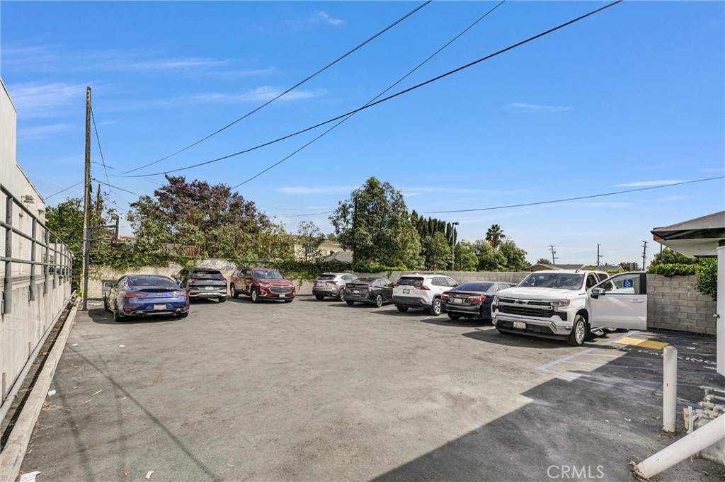 Downey, CA 90241,8709 8709 Firestone