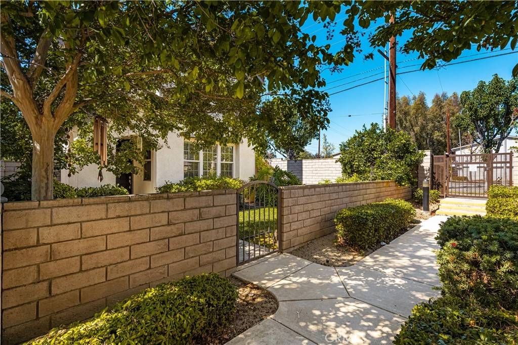 Corona, CA 92880,483 Klamath ST