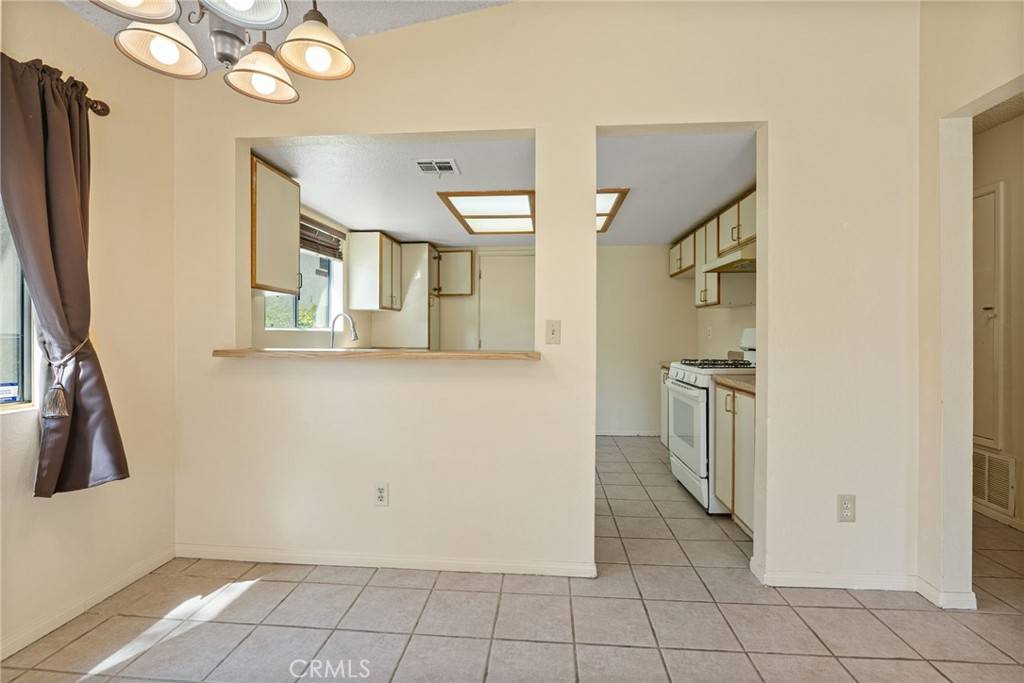 Palmdale, CA 93550,1700 E Avenue Q14 # 8