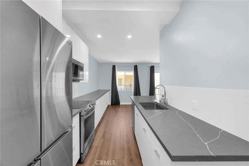 Los Angeles, CA 90035,1115 S Elm DR #417