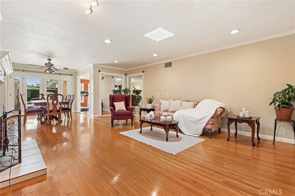 Santa Ana, CA 92706,1116 W 21st ST