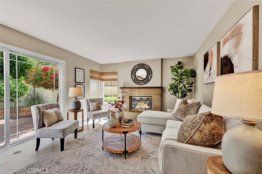 Tustin, CA 92782,2489 Via Castillo