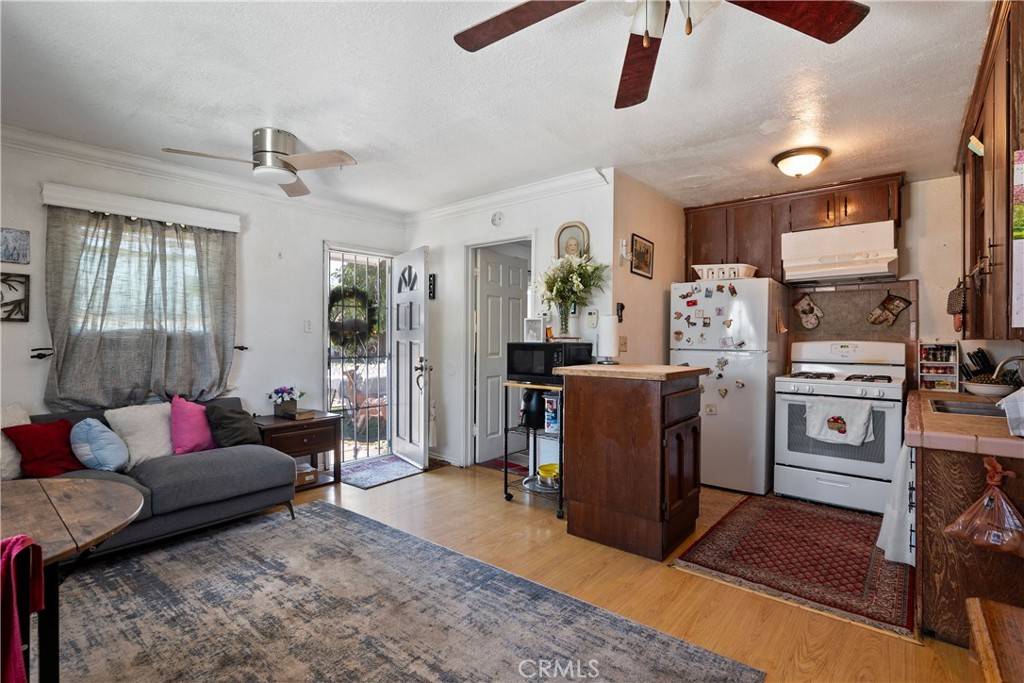 Paramount, CA 90723,16403 Parkshire CT