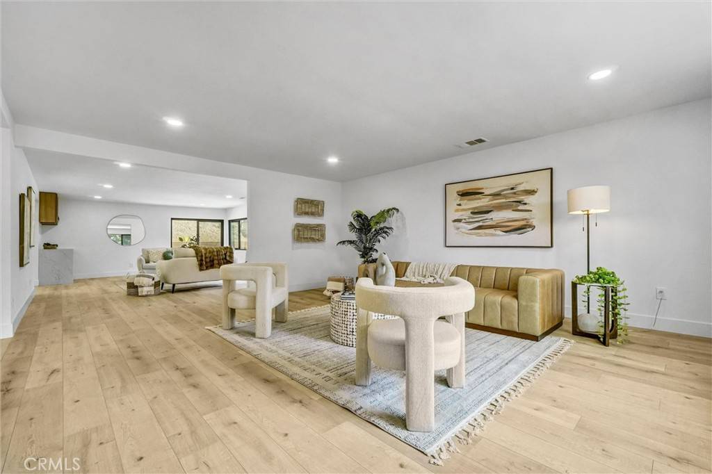 Whittier, CA 90601,13867 Philadelphia Street