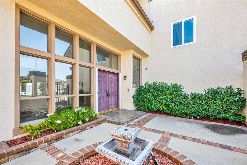 Orange, CA 92869,197 N Buckskin WAY