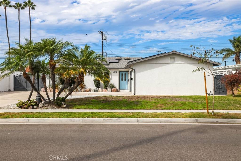 Huntington Beach, CA 92647,16871 Ross LN