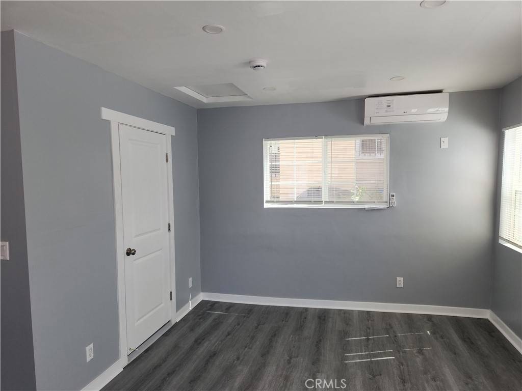 Los Angeles, CA 90019,1825 S Van Ness Ave #3/4