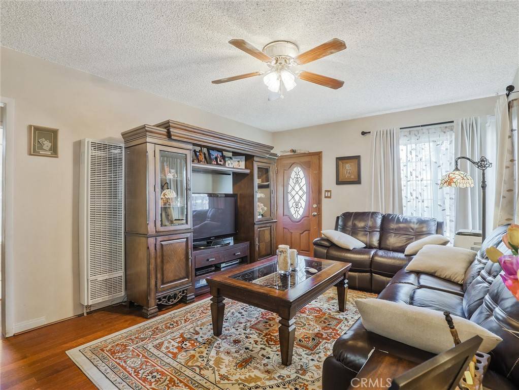 South Gate, CA 90280,5151 Wood AVE