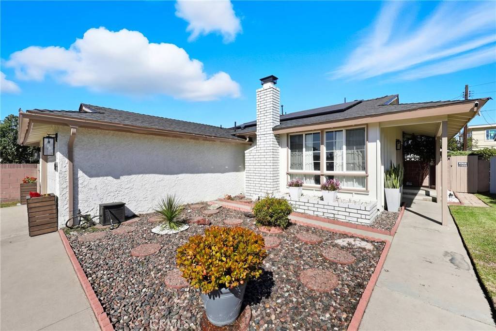 Gardena, CA 90248,527 W 169th ST W