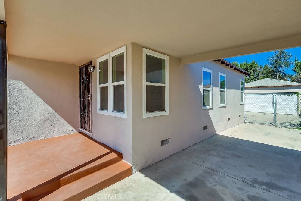 Los Angeles, CA 90044,521 W 98th